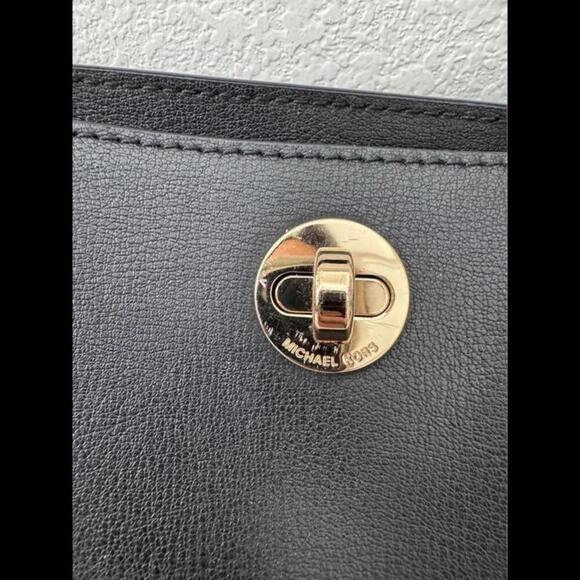 MICHAEL KORS Rivington Stud Black Tote Bag - Picture 5 of 6